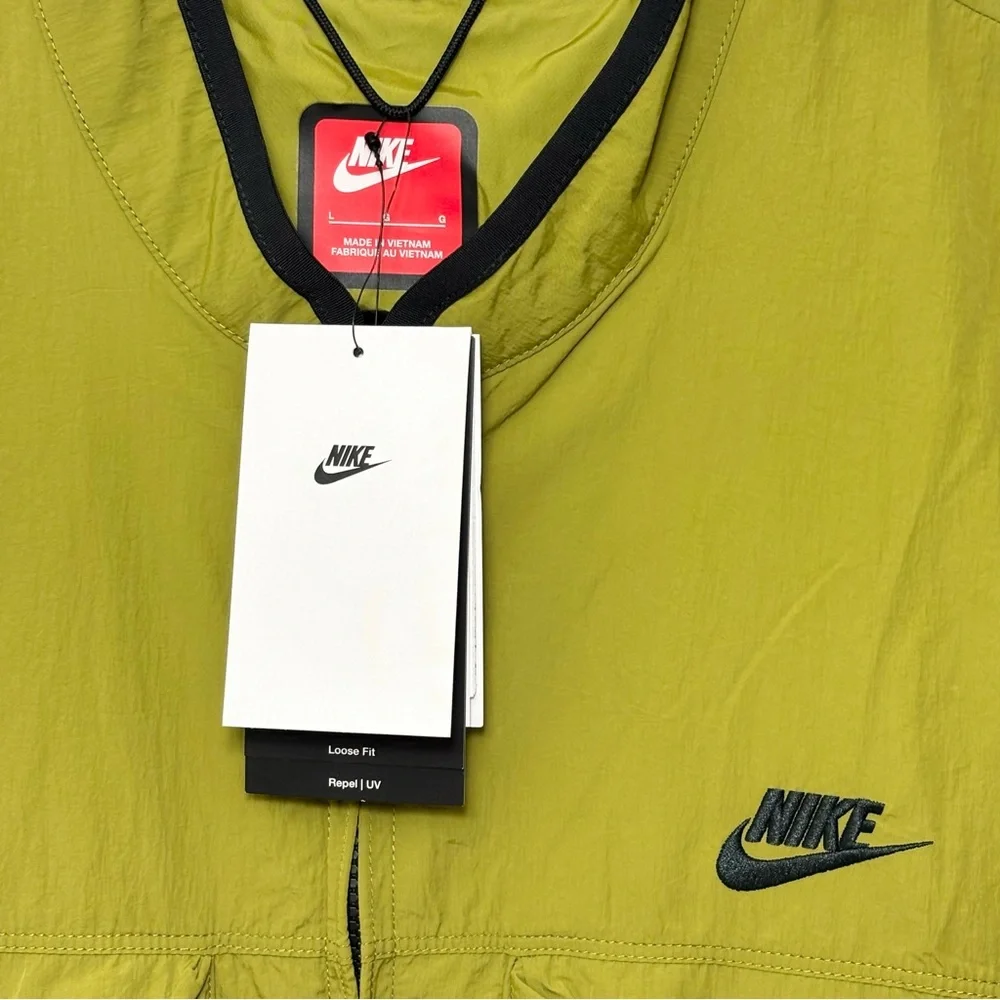 Nike Tech Men's Woven Vest UPF 40 Green Size L‎